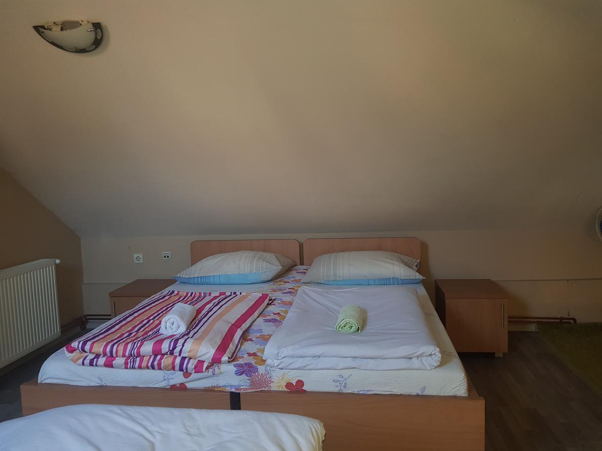 Apartman Galerija Apartment Uzice Luaran gambar